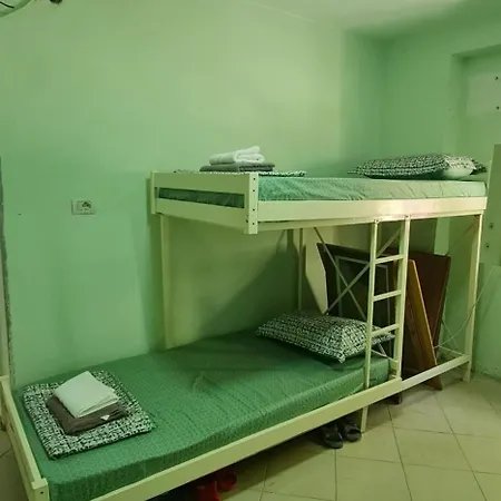 Mama Biko بيت شباب