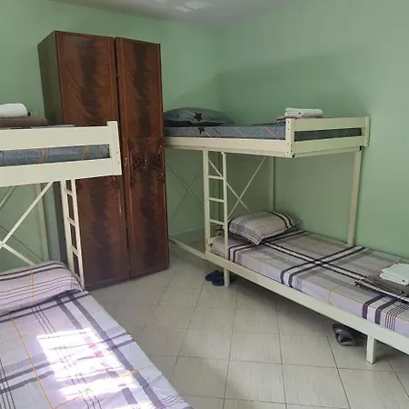 بيت شباب Mama Biko *