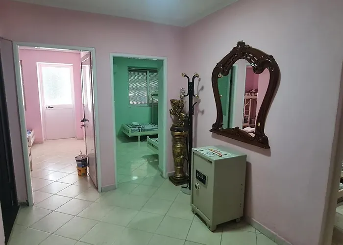 بيت شباب Mama Biko